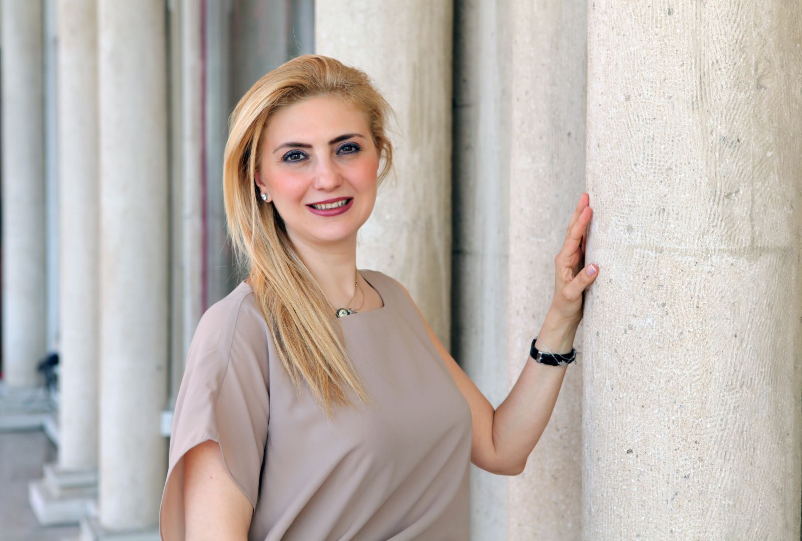 Güzellik Anneden Kıza Geçiyor Güzellik Anneden Kıza Geçiyor