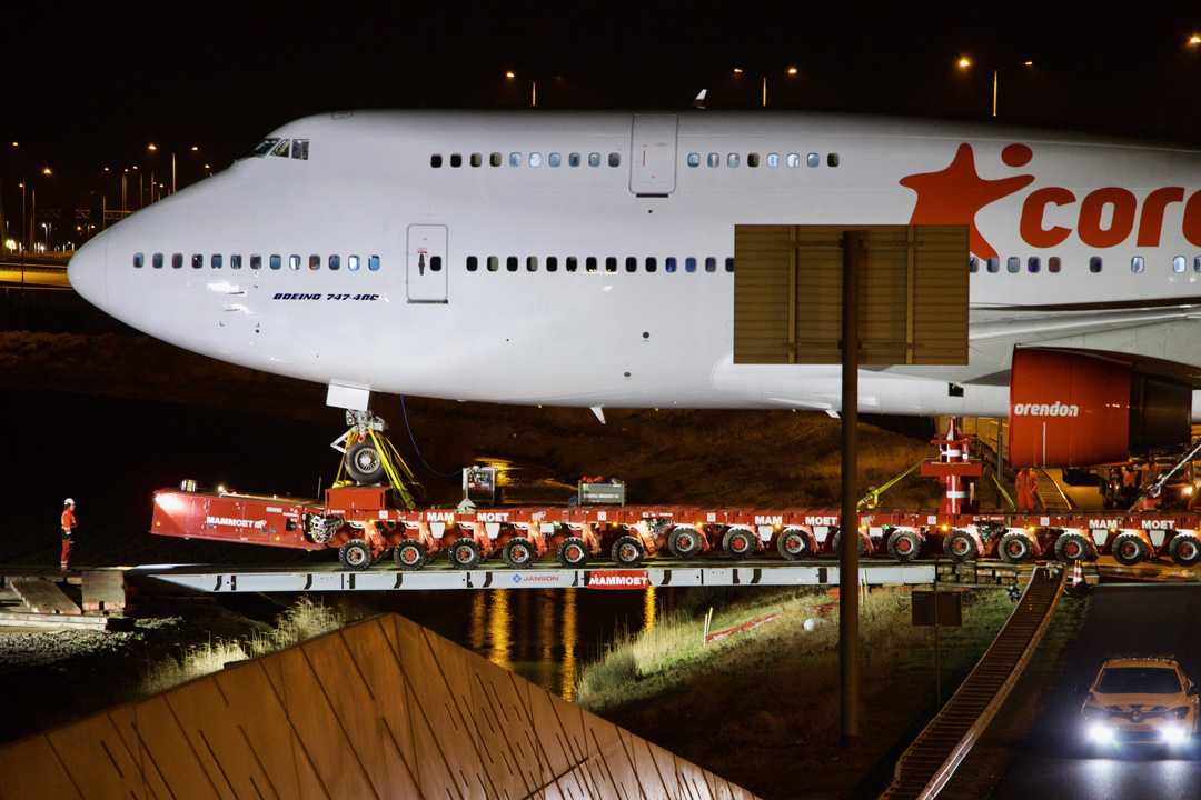 Hollanda%E2%80%99da+T%C3%BCrk+i%C5%9F+adam%C4%B1n%C4%B1n+otelin+bah%C3%A7esine+koyaca%C4%9F%C4%B1+u%C3%A7ak+otoyoldan+ge%C3%A7ti