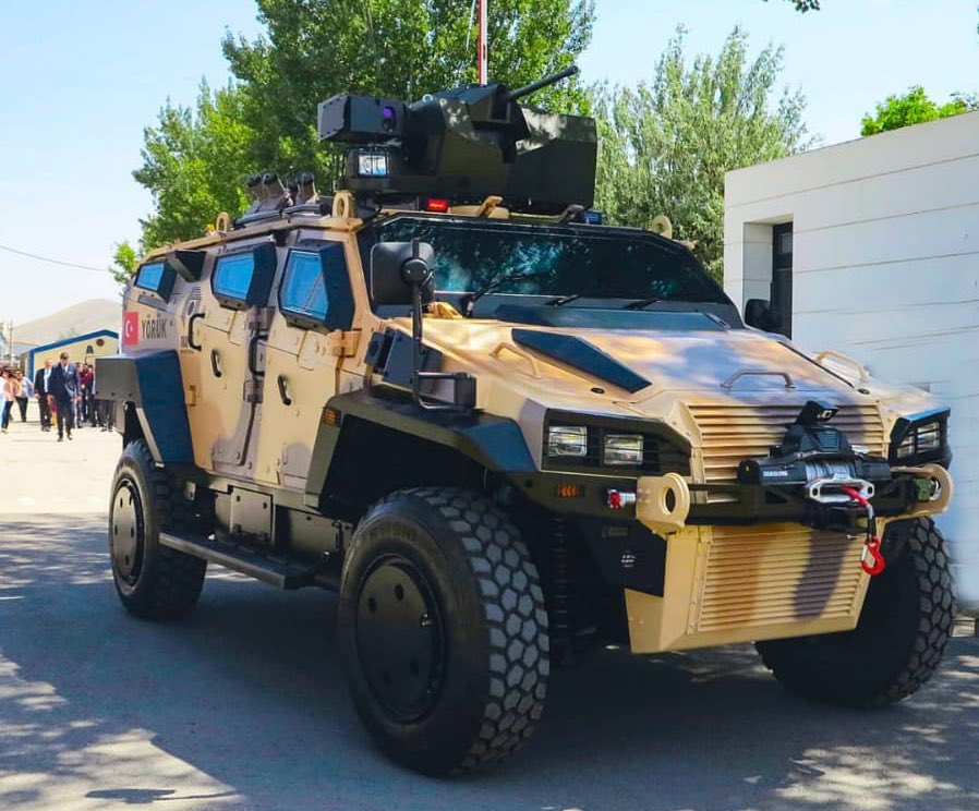 toplam sekiz ton agirligindaki yoruk dort ton tasima kapasitene sahip aracin mayin koruma seviyesi teker ve gobek a armored truck armored vehicles army truck toplam sekiz ton agirligindaki yoruk dort ton tasima kapasitene sahip aracin mayin koruma seviyesi teker ve gobek a armored truck armored vehicles army truck