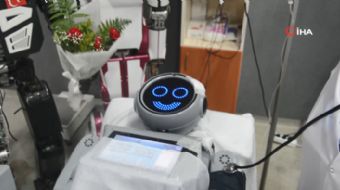 Konya´da yazılım firması Akınsoft - Akınrobotics tarafından üretilen insansı robot Mini Ada, Antalya