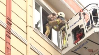 Beyoğlu Sütlüce Mahallesi’nde 4 katlı bir apartmanın doğal gaz sisteminde önce patlama daha sonra