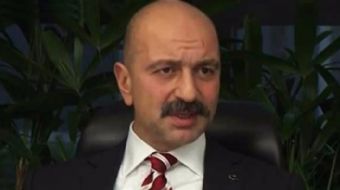 Firari FETÖ´cü Akın İpek´e Londra´da ev hapsi verilirken pasaportuna da el konuldu.