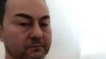 Gürcistan´a konser vermek üzere giden Serdar Ortaç, MS hastalığı ilaçları yüzünden ülkeye alınmadığı