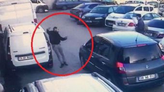 Samsun’da, bir otelde kalan şahıs cep telefonuyla görüşme yaparak otelden çıkış yaptığı sırada seyir