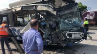 Ankara’da iki ego otobüsünün çarpıştığı kazada ilk belirlemelere göre 1 kişi hayatını kaybetti, 15 k