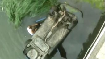 Amasya´da nehre düşen otomobildeki anne, baba ve 2 aylık bebekleri, olayı görüp suyu atlayan kişi ta