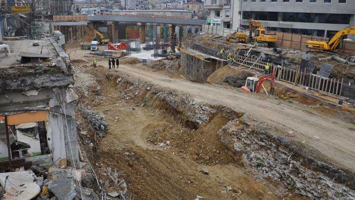 Taksim%E2%80%99de+Ermeni+mezarlar%C4%B1+%C3%A7%C4%B1kt%C4%B1