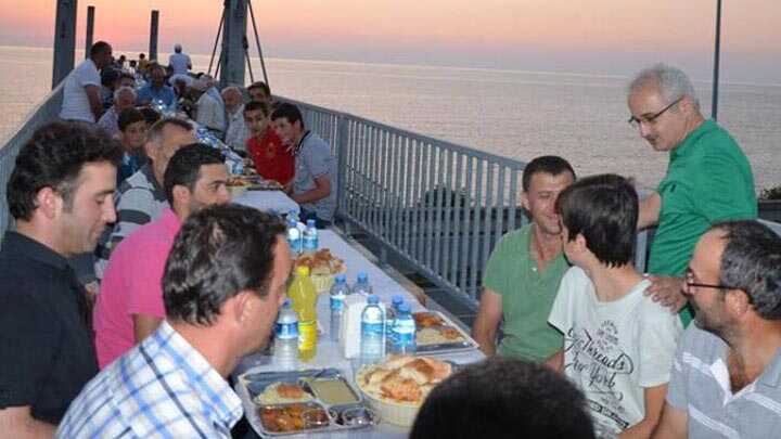 Yaya+%C3%BCst+ge%C3%A7itinde+iftar