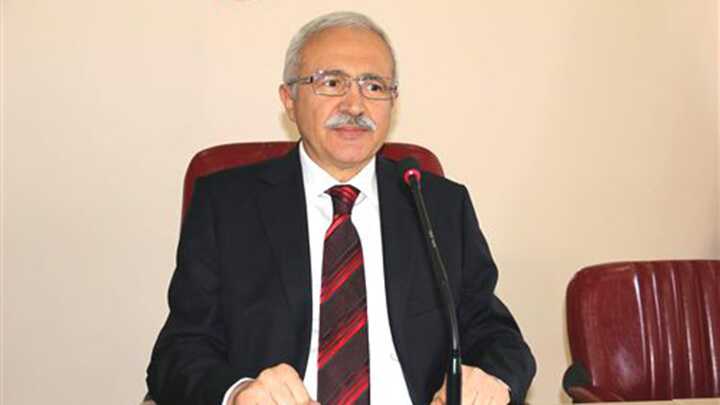 Sivas+Valisi+Z%C3%BCbeyir+Kemelek+hayat%C4%B1n%C4%B1+kaybetti