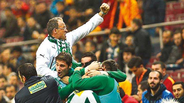 Bursaspor‘da+%C4%B0rfan+Buz+d%C3%B6nemi