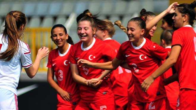 UEFA+Geli%C5%9Fim+Turnuvas%C4%B1+kadrosu+belli+oldu%21;
