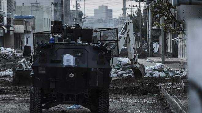 Cizre%E2%80%99de+PKK%E2%80%99ya+a%C4%9F%C4%B1r+darbe%21;