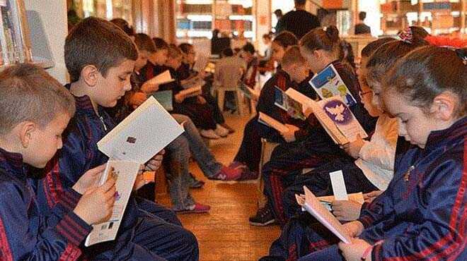 81+%C4%B0lde+Kitap+Okuyoruz+etkinli%C4%9Fine+devam%21;+Beyo%C4%9Flu+kitap+okuyor+
