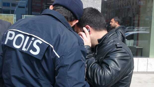 Polis+ve+asker+%C3%BCniformal%C4%B1+doland%C4%B1r%C4%B1c%C4%B1lara+dikkat+