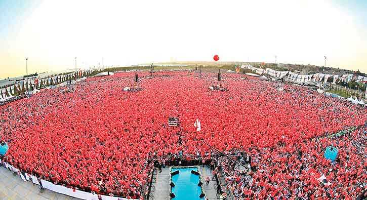 3+milyon+ki%C5%9Fiyle+Yenikap%C4%B1’da