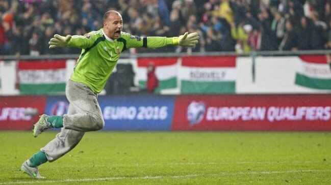 40+ya%C5%9F%C4%B1ndaki+Gabor+Kiraly+Macaristan+Milli+Tak%C4%B1m%C4%B1%E2%80%99n%C4%B1+b%C4%B1rakt%C4%B1