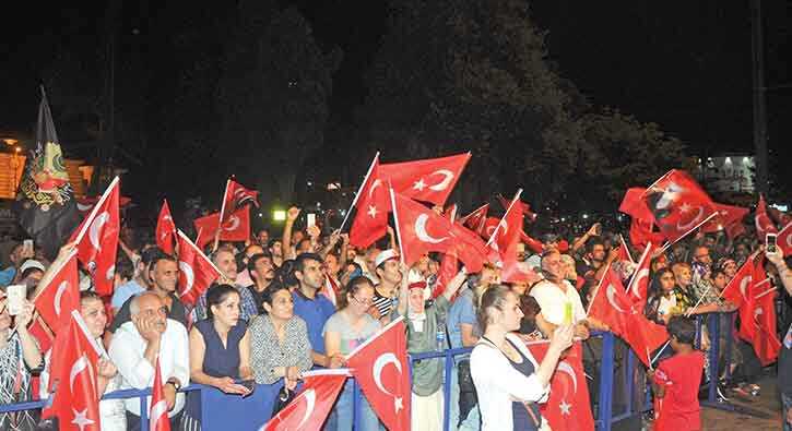 Demokrasi+n%C3%B6betine+devam