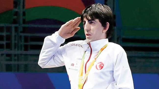 Olimpiyat+%C5%9Eampiyonu+Abdullah+%C3%96zt%C3%BCrk:+%C5%9Eehitlerimize+minnettar%C4%B1z