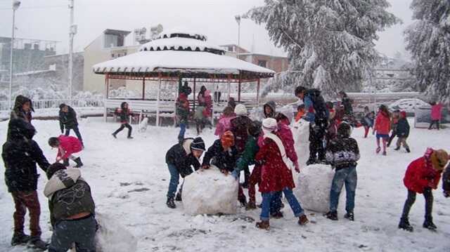 Tekirda%C4%9F+K%C4%B1rklareli+13+Ocak+yar%C4%B1n+okullar+tatil+mi,+i%C5%9Fte+Valilik+a%C3%A7%C4%B1klamalar%C4%B1