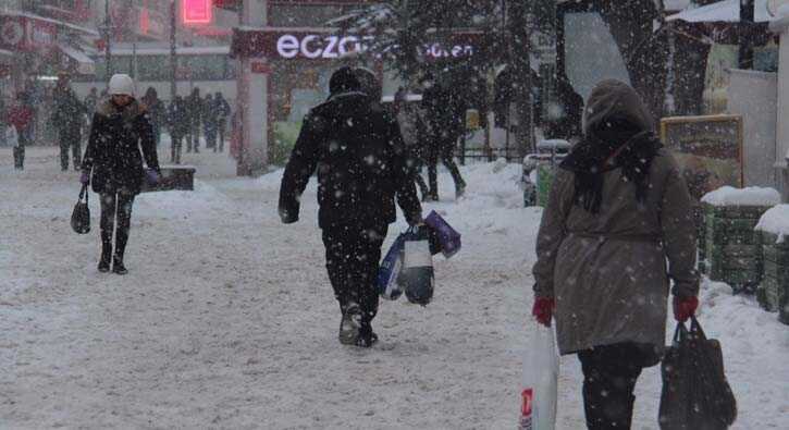 Okullar%C4%B1n+tatil+edildi%C4%9Fi+Edirne%E2%80%99de+Valilik%E2%80%99ten+%E2%80%99ciddi+kar%E2%80%99+uyar%C4%B1s%C4%B1