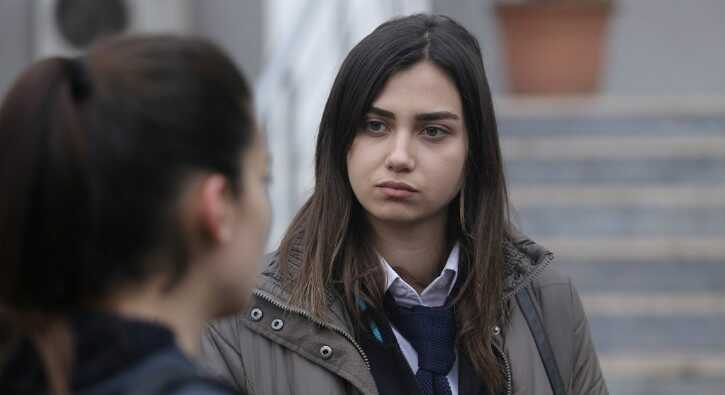 K%C4%B1rg%C4%B1n+%C3%87i%C3%A7ekler%E2%80%99de+Kemal+ve+Mesude+kar%C5%9F%C4%B1+kar%C5%9F%C4%B1ya
