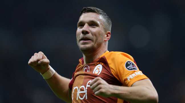 Podolski+Galatasaray%E2%80%99a+veda+etmeden+Fenerbah%C3%A7e%E2%80%99ye+gol+atmak+istiyor