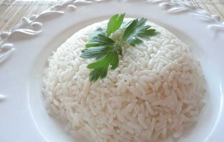 %C4%B0iftar+sofralar%C4%B1n%C4%B1n+vazge%C3%A7ilmezi+Pilav