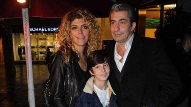 Erkan Petekkayanın Singapur tatili zehir oldu Erkan Petekkayanın Singapur tatili zehir oldu