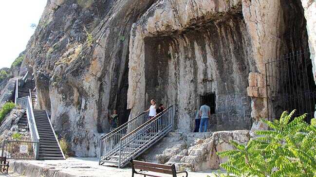 Amasya%E2%80%99daki+kral+mezar%C4%B1+ma%C4%9Faralar+d%C3%BCnya+miras%C4%B1+olma+yolunda...