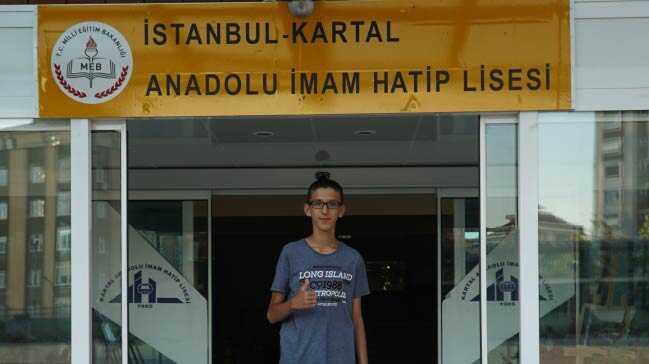 TEOG+birincisi+Tayyip+Kerem+E%C5%9Fen+Kartal+Anadolu+%C4%B0mam+Hatip+Lisesi%E2%80%99ni+tercih+etti