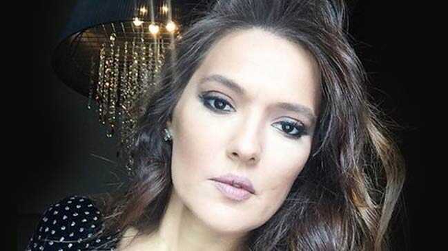 +Demet+Akal%C4%B1n+%E2%80%99D%C3%BCnya+G%C3%BCzellerim%E2%80%99+program%C4%B1nda+yer+almayaca%C4%9F%C4%B1n%C4%B1+duyurdu