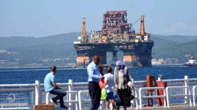 %C3%87anakkale+Bo%C4%9Faz%C4%B1%E2%80%99ndan+115+metre+uzunlu%C4%9Funda+petrol+arama+platformu+ge%C3%A7ti