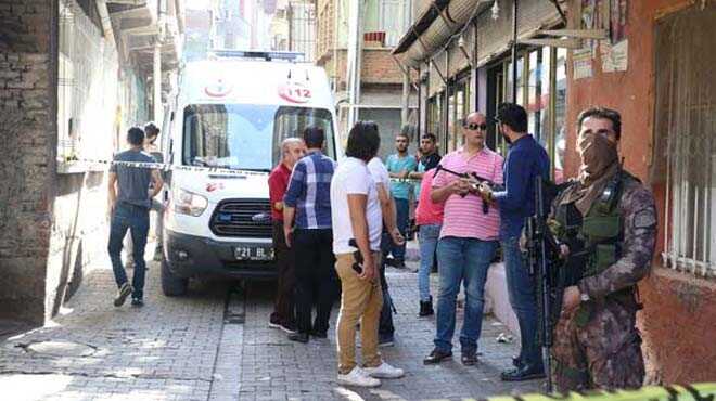 Diyarbak%C4%B1r%E2%80%99da+bir+evdeki+patlamayla+ilgili+bir+g%C3%B6zalt%C4%B1