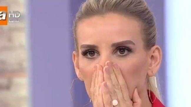 Esra+Erol%E2%80%99da+%C5%9Fa%C5%9Fk%C4%B1na+%C3%A7eviren+olay%21;