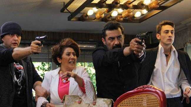 Hayati+ve+Di%C4%9Ferleri+dizisi+ilk+b%C3%B6l%C3%BCmde+yay%C4%B1ndan+kald%C4%B1r%C4%B1ld%C4%B1