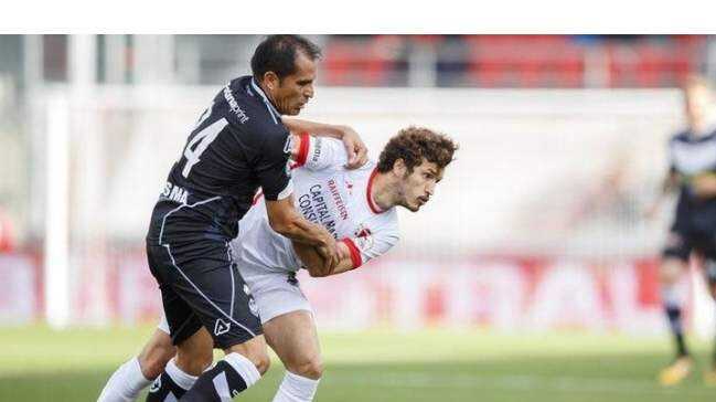 Salih+U%C3%A7an+kendini+buldu,+%C4%B0svi%C3%A7re%E2%80%99yi+sallad%C4%B1