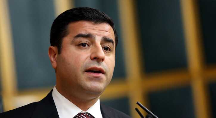 Selahattin+Demirta%C5%9F%E2%80%99%C4%B1n+tutuklulu%C4%9Funun+devam%C4%B1na+karar+verildi