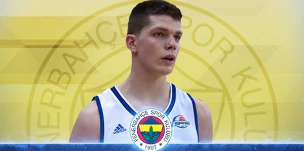 Fenerbah%C3%A7e+Tar%C4%B1k+Biberovic+ile+5+y%C4%B1ll%C4%B1k+anla%C5%9Fma+yapt%C4%B1