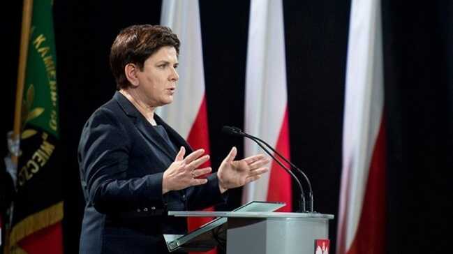 Polonya+Ba%C5%9Fbakan%C4%B1+Beata+Szydlo+istifa+etti