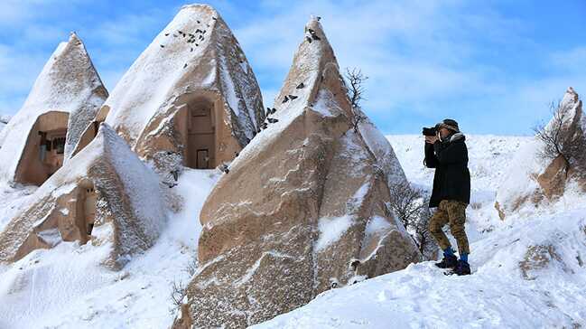 Turistler+%E2%80%99beyaz+Kapadokya%E2%80%99ya+hayran+kal%C4%B1yor