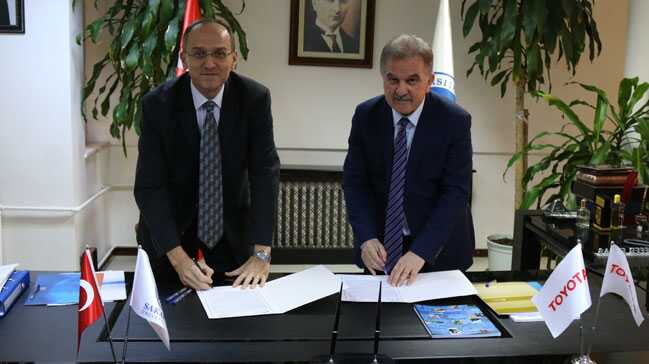 Sakarya+%C3%BCniversitesi%E2%80%99ne+Toyota%E2%80%99dan+2022+y%C4%B1l%C4%B1na+kadar+destek