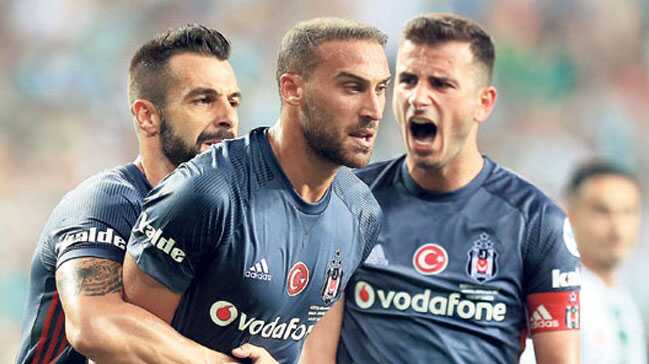 Cenk+Tosun+ve+Boyko+Be%C5%9Fikta%C5%9F%E2%80%99%C4%B1n+Antalya+kamp%C4%B1na+dahil+edilmedi