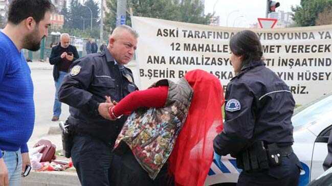 Adana%E2%80%99da+bombal%C4%B1+kad%C4%B1n+pani%C4%9Fi