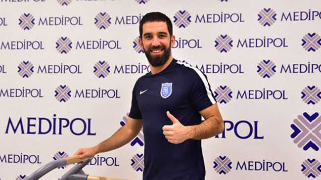 Arda+Turan+sa%C4%9Fl%C4%B1k+kontrol%C3%BCnden+ge%C3%A7ti