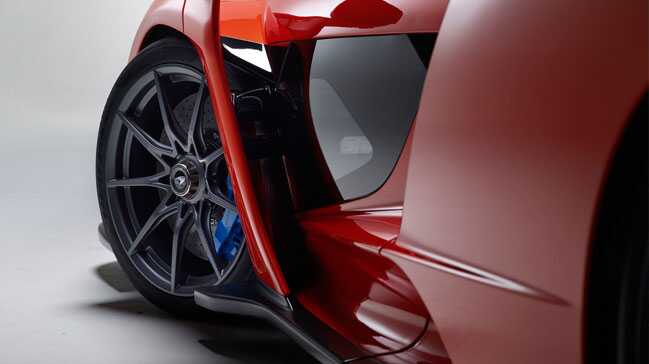 Pirelli%E2%80%99den+McLaren+Senna%E2%80%99ya+d%C3%BCnyan%C4%B1n+en+%C3%B6zel+lasti%C4%9Fi