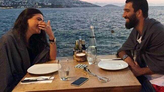 Arda+Turan%E2%80%99dan+Asl%C4%B1han+Do%C4%9Fan%E2%80%99a+evlenme+teklifi