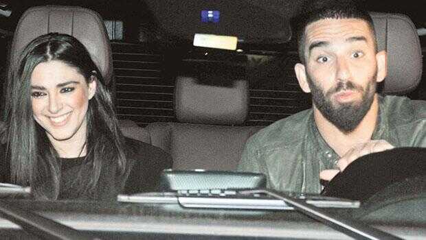 Arda+Turan%E2%80%99%C4%B1n+evlenme+teklif+etti%C4%9Fi+Asl%C4%B1han+Do%C4%9Fan+kimdir+nereli+ka%C3%A7+ya%C5%9F%C4%B1nda?+