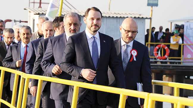 D%C3%BCnyan%C4%B1n+en+b%C3%BCy%C3%BCk+y%C3%BCzer+LNG+terminali+T%C3%BCrkiye%E2%80%99de