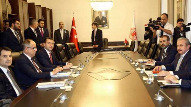 Milli+mutabakat+ve+uyum+yasalar%C4%B1nda+s%C3%B6z+liderlerde