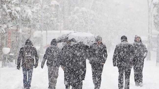 Meteoroloji+Per%C5%9Fembe+ve+Cuma+g%C3%BCnleri+i%C3%A7in+uyard%C4%B1:+Hava+s%C4%B1cakl%C4%B1klar%C4%B1+s%C4%B1f%C4%B1r%C4%B1n+alt%C4%B1na+d%C3%BC%C5%9Fecek